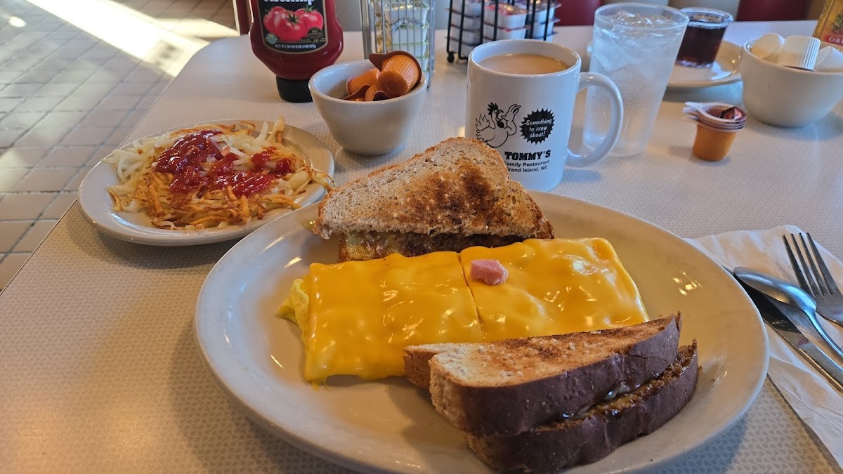 Tommy's Family Restaurant-2