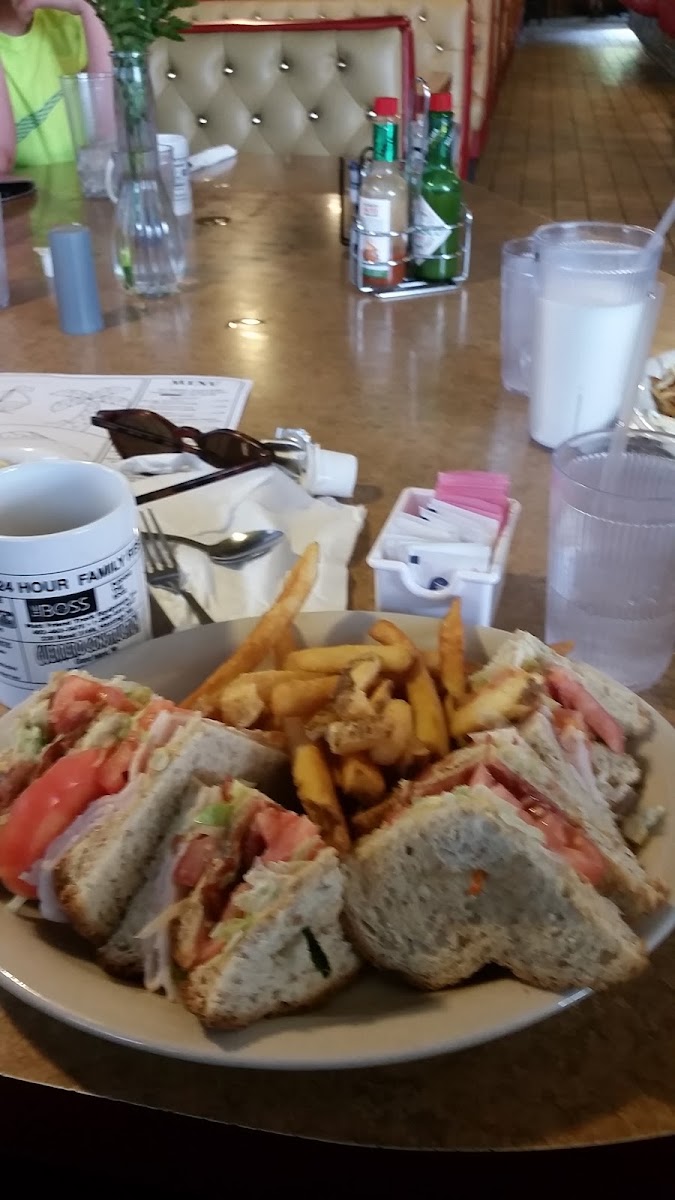 Tommy's Family Restaurant-6