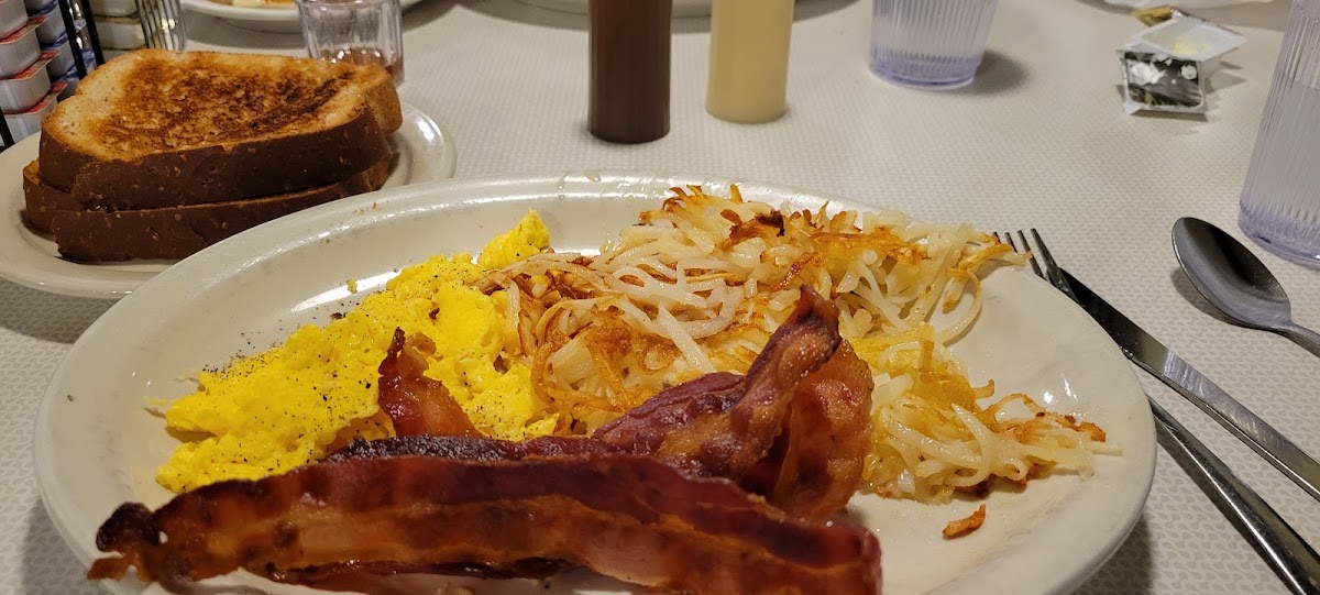 Tommy's Family Restaurant-9